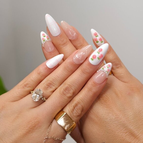 tipsy | Handmade Press On Nails | Almond Medium | 3D Nail Art | Strawberry Press - Picture 2 of 15